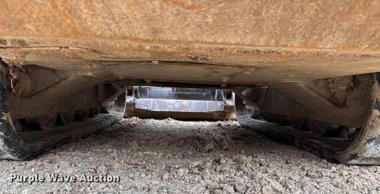 image for item EN5873 2013 Kubota SVL75 tracked skid steer loader