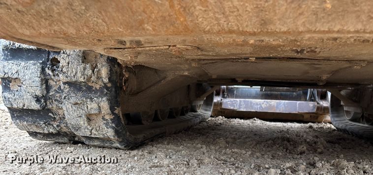 image for item EN5873 2013 Kubota SVL75 tracked skid steer loader