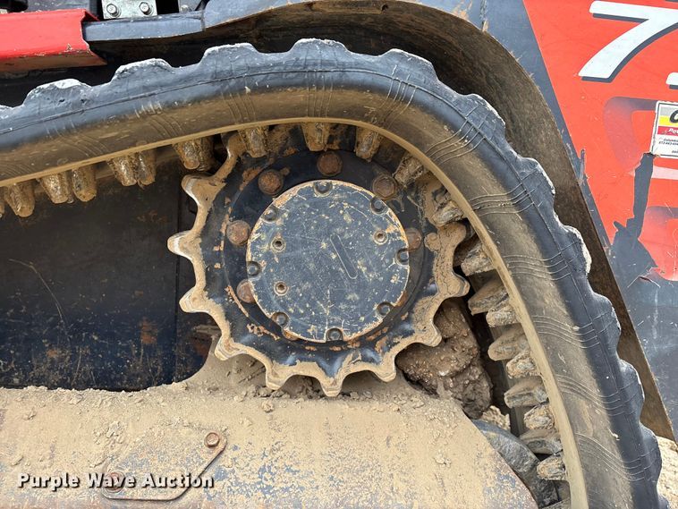 image for item EN5873 2013 Kubota SVL75 tracked skid steer loader