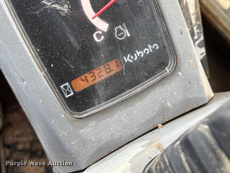 image for item EN5873 2013 Kubota SVL75 tracked skid steer loader