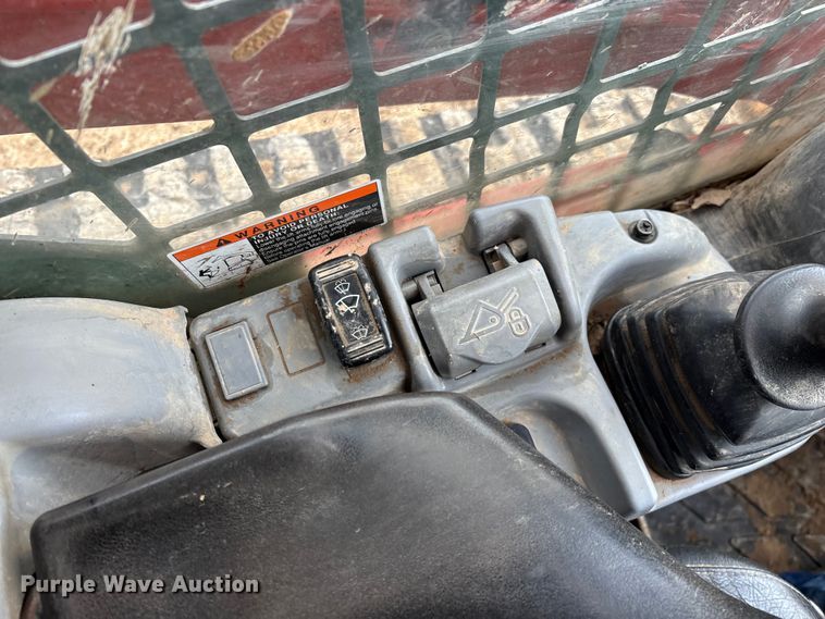 image for item EN5873 2013 Kubota SVL75 tracked skid steer loader