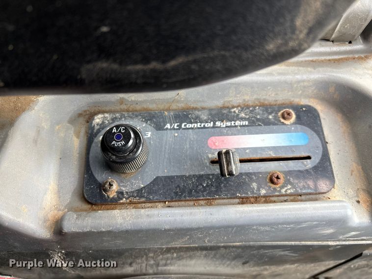 image for item EN5873 2013 Kubota SVL75 tracked skid steer loader