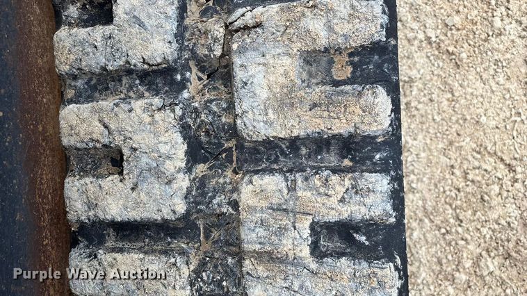 image for item EN5873 2013 Kubota SVL75 tracked skid steer loader