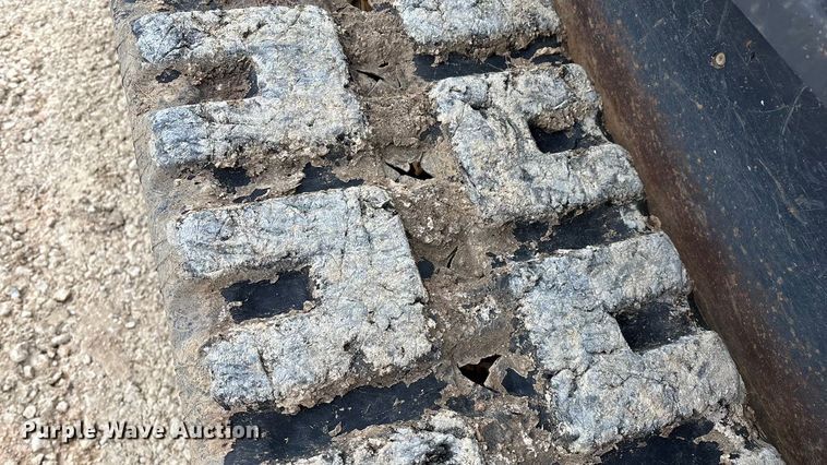 image for item EN5873 2013 Kubota SVL75 tracked skid steer loader