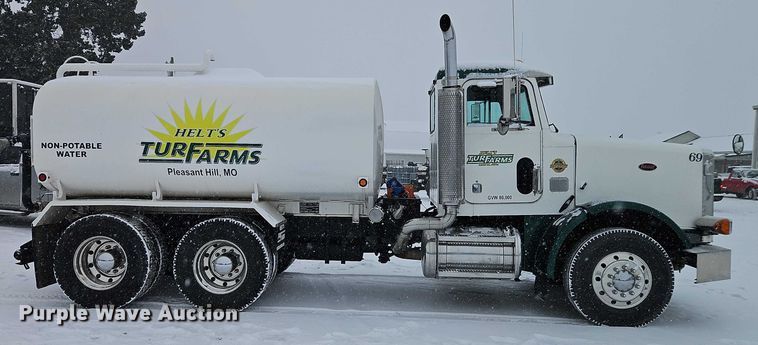 image for item EO4863 1991 Peterbilt 378 tank truck