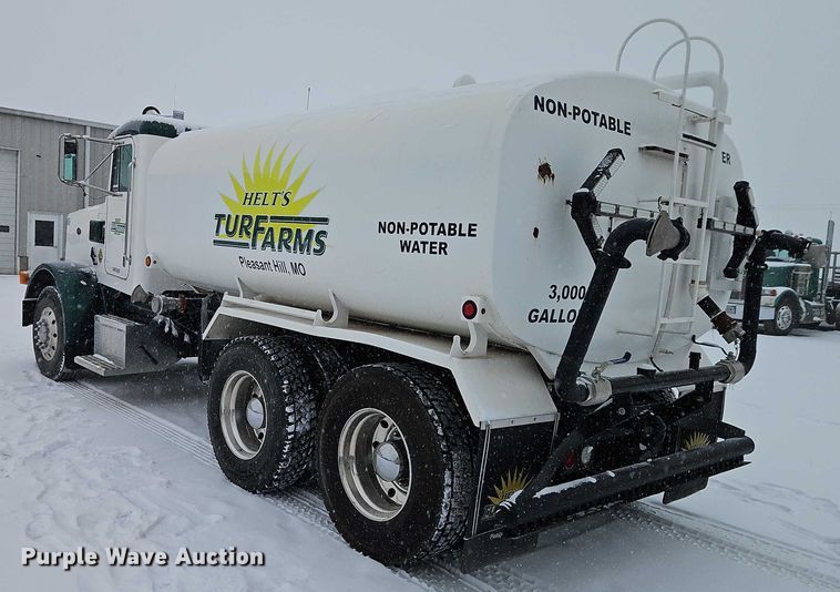 image for item EO4863 1991 Peterbilt 378 tank truck