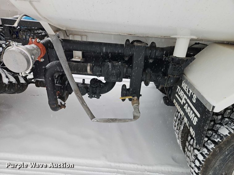 image for item EO4863 1991 Peterbilt 378 tank truck