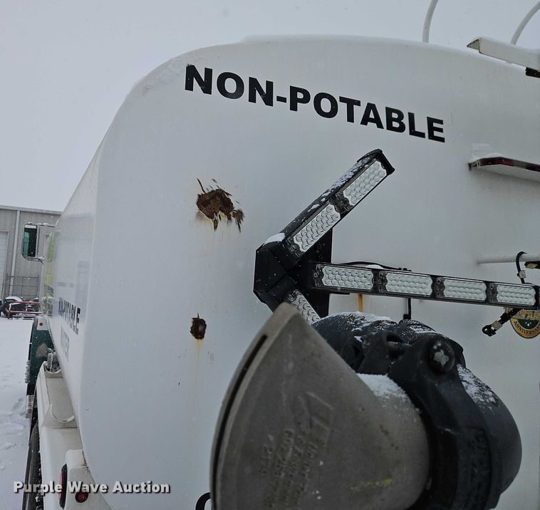 image for item EO4863 1991 Peterbilt 378 tank truck