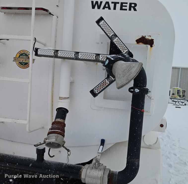 image for item EO4863 1991 Peterbilt 378 tank truck