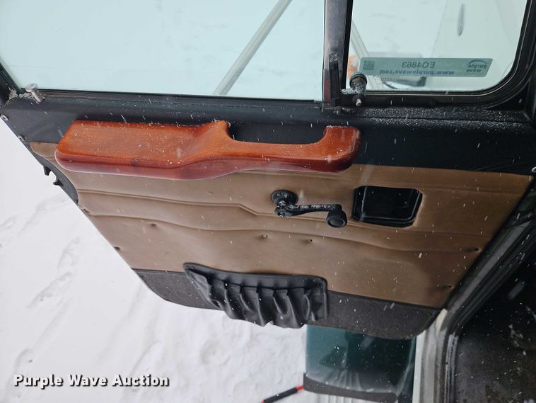 image for item EO4863 1991 Peterbilt 378 tank truck