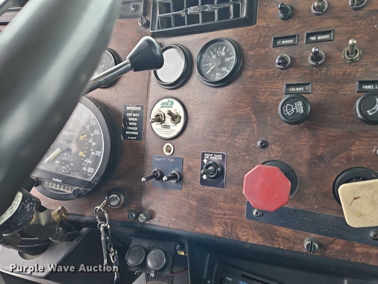 image for item EO4863 1991 Peterbilt 378 tank truck