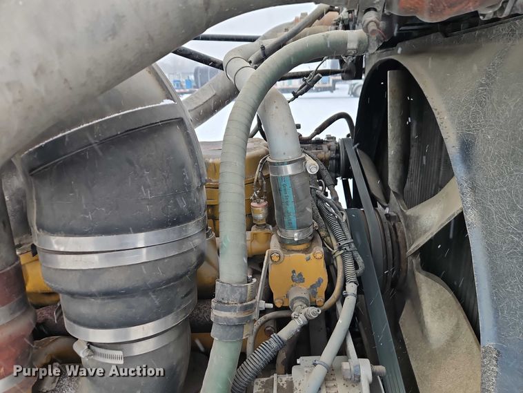 image for item EO4863 1991 Peterbilt 378 tank truck