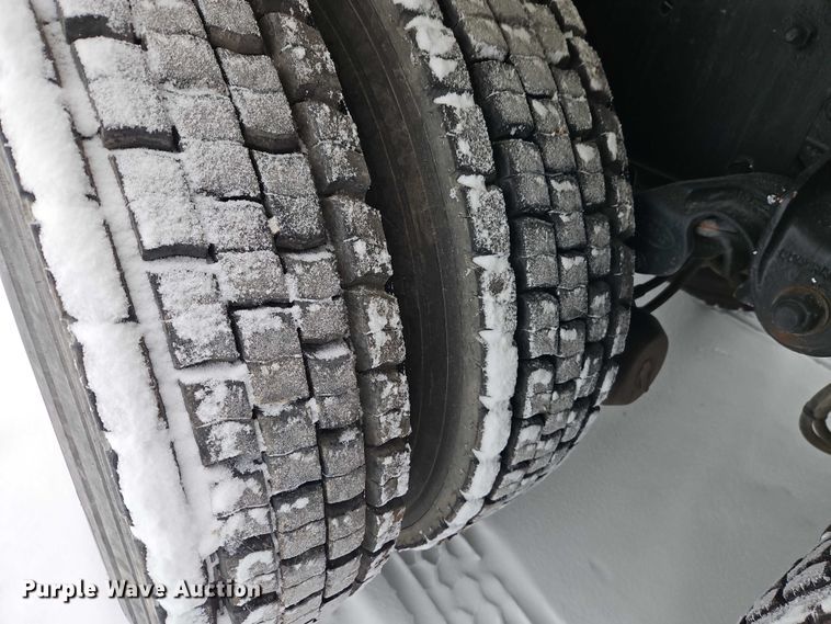 image for item EO4863 1991 Peterbilt 378 tank truck