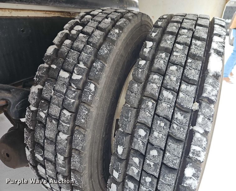 image for item EO4863 1991 Peterbilt 378 tank truck