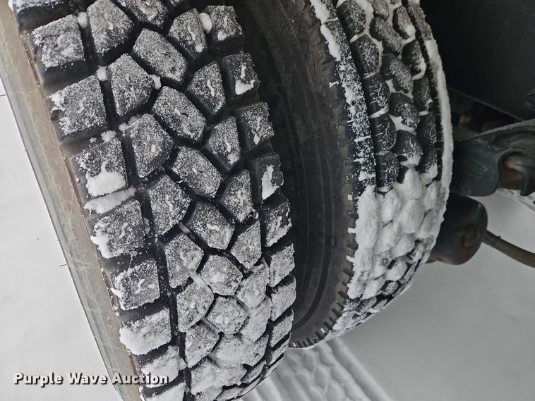 image for item EO4863 1991 Peterbilt 378 tank truck