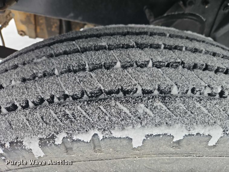 image for item EO4863 1991 Peterbilt 378 tank truck