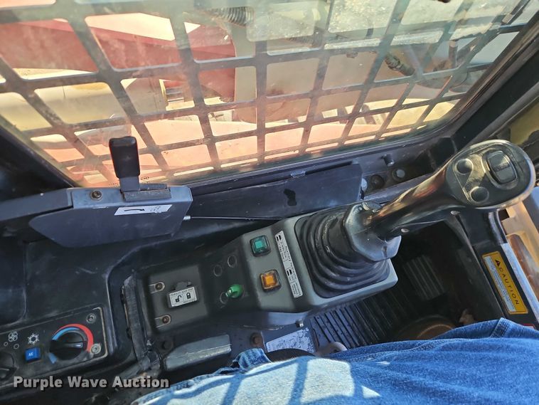 image for item EO4871 2012 Takeuchi TL250 tracked skid steer loader