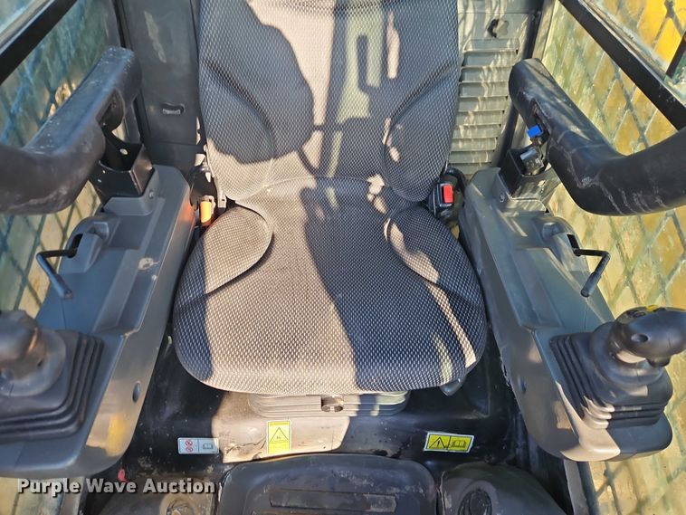 image for item EO4873 2022 Caterpillar 299D3 tracked skid steer loader