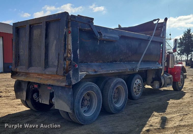 image for item EO4883 1995 Peterbilt 379 dump truck