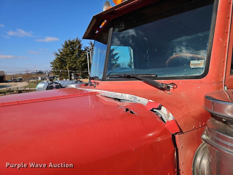 image for item EO4883 1995 Peterbilt 379 dump truck