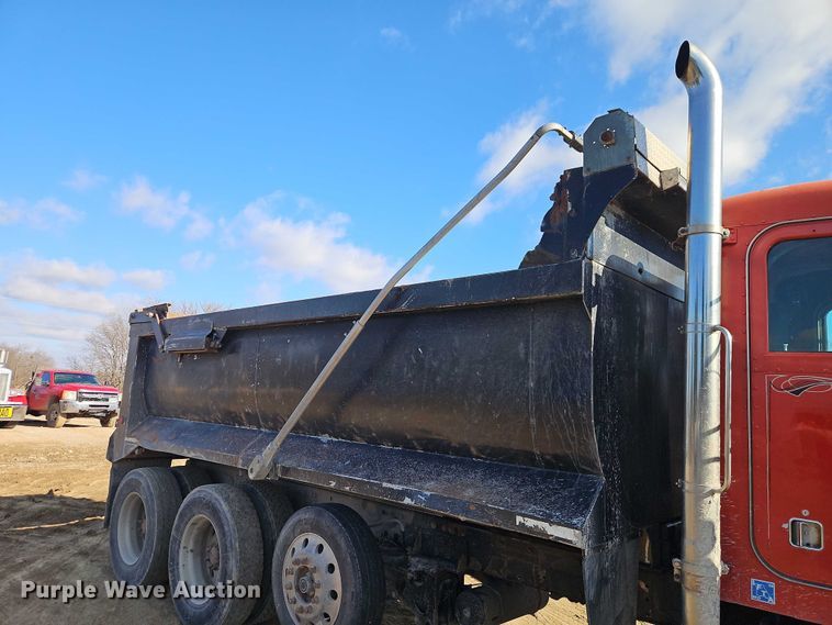 image for item EO4883 1995 Peterbilt 379 dump truck