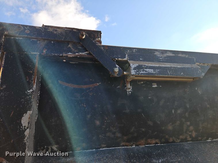 image for item EO4883 1995 Peterbilt 379 dump truck