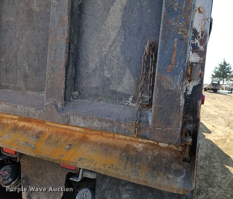 image for item EO4883 1995 Peterbilt 379 dump truck