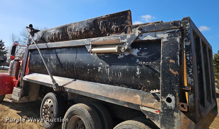 image for item EO4883 1995 Peterbilt 379 dump truck