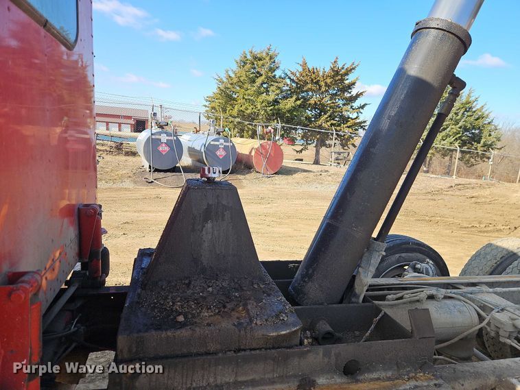 image for item EO4883 1995 Peterbilt 379 dump truck