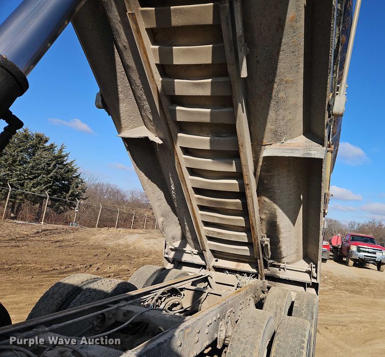 image for item EO4883 1995 Peterbilt 379 dump truck