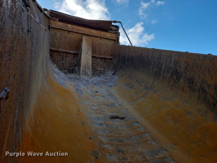 image for item EO4883 1995 Peterbilt 379 dump truck