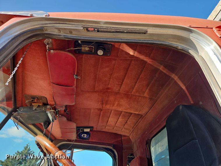 image for item EO4883 1995 Peterbilt 379 dump truck