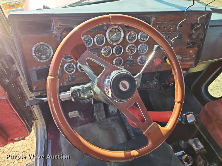 image for item EO4883 1995 Peterbilt 379 dump truck