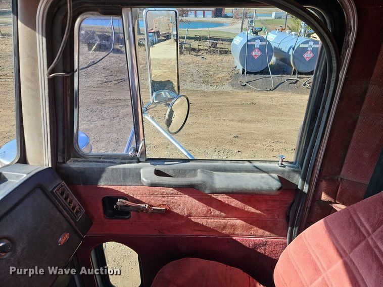 image for item EO4883 1995 Peterbilt 379 dump truck