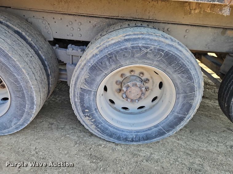 image for item EO4883 1995 Peterbilt 379 dump truck