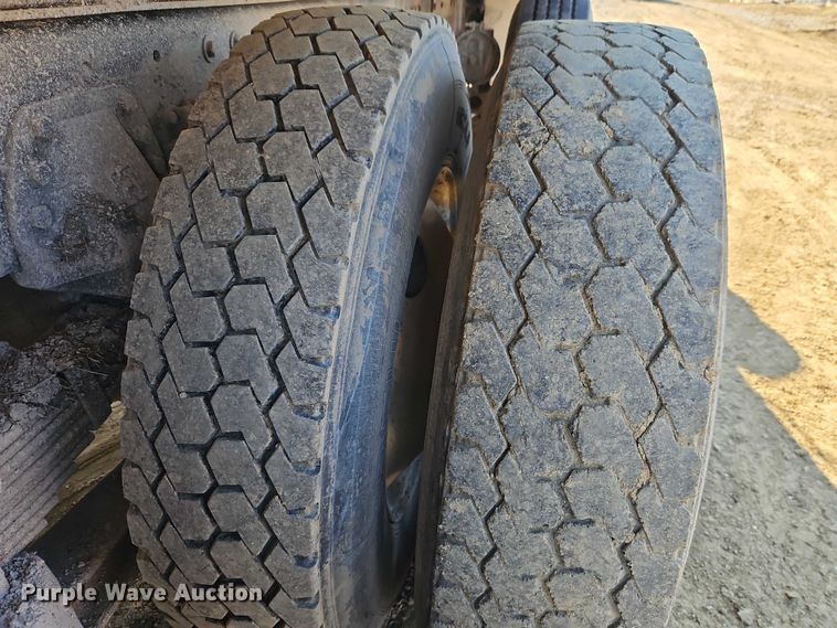 image for item EO4883 1995 Peterbilt 379 dump truck