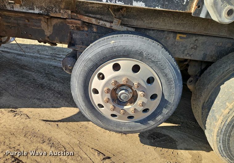 image for item EO4883 1995 Peterbilt 379 dump truck