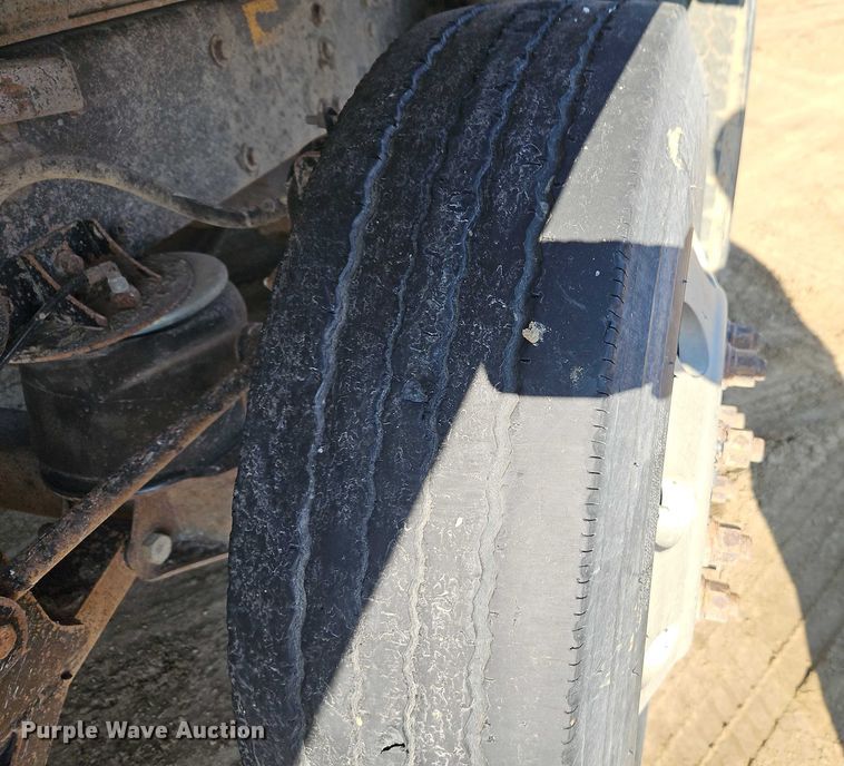 image for item EO4883 1995 Peterbilt 379 dump truck