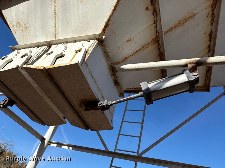 image for item EP0989 Aggregate bin