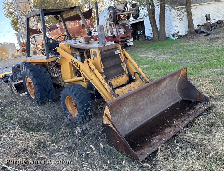 image for item EP0990 1983 Case 480D landscape tractor