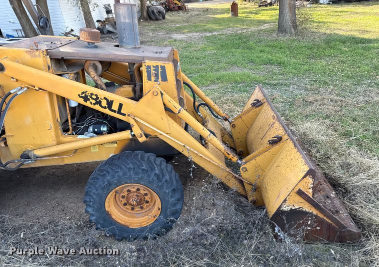 image for item EP0990 1983 Case 480D landscape tractor