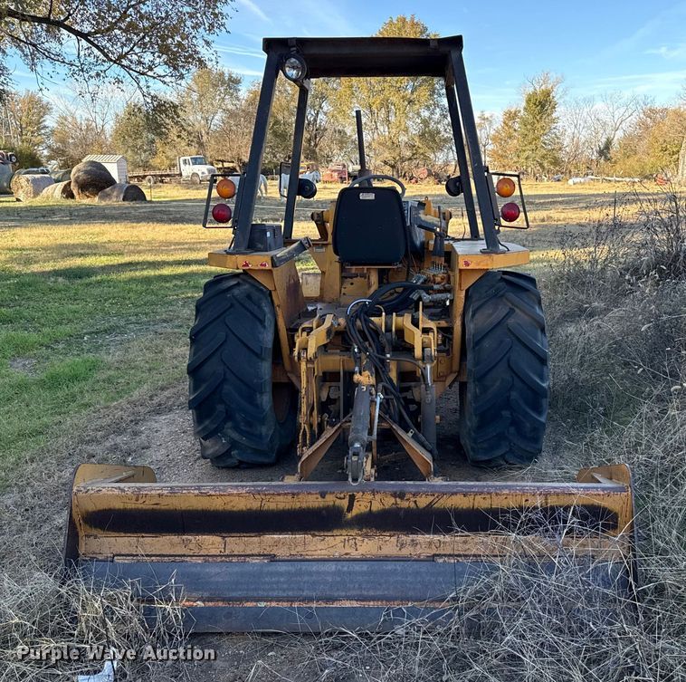 image for item EP0990 1983 Case 480D landscape tractor