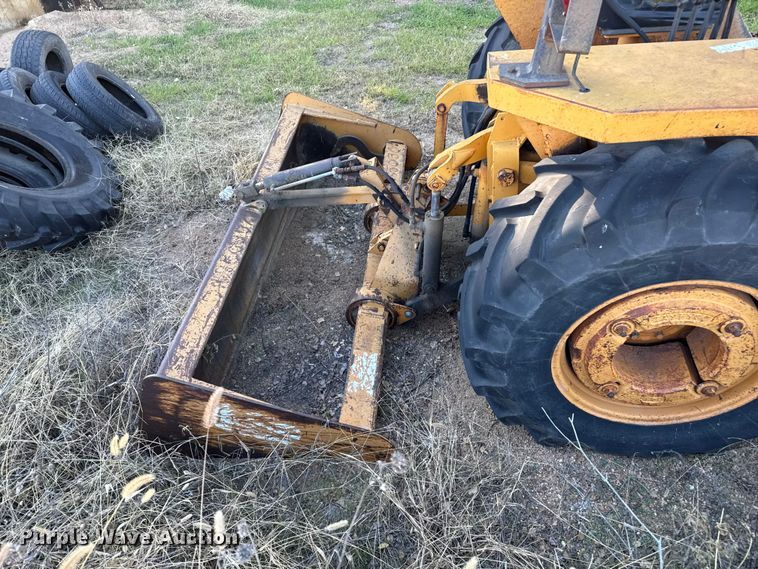 image for item EP0990 1983 Case 480D landscape tractor