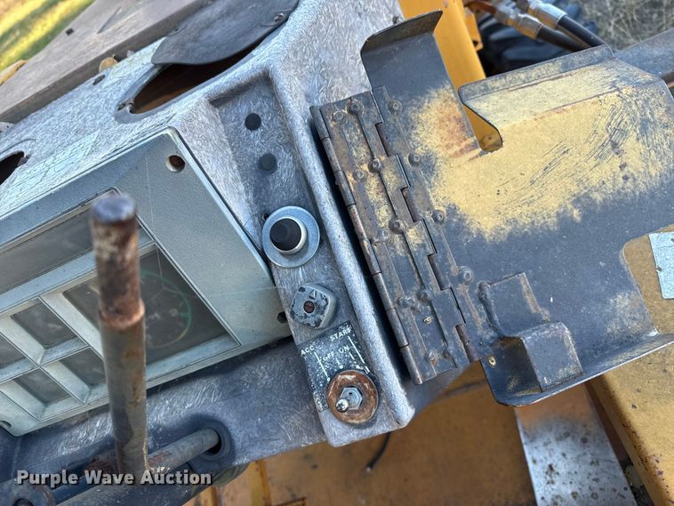 image for item EP0990 1983 Case 480D landscape tractor