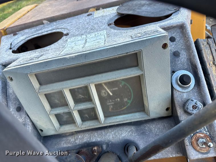 image for item EP0990 1983 Case 480D landscape tractor