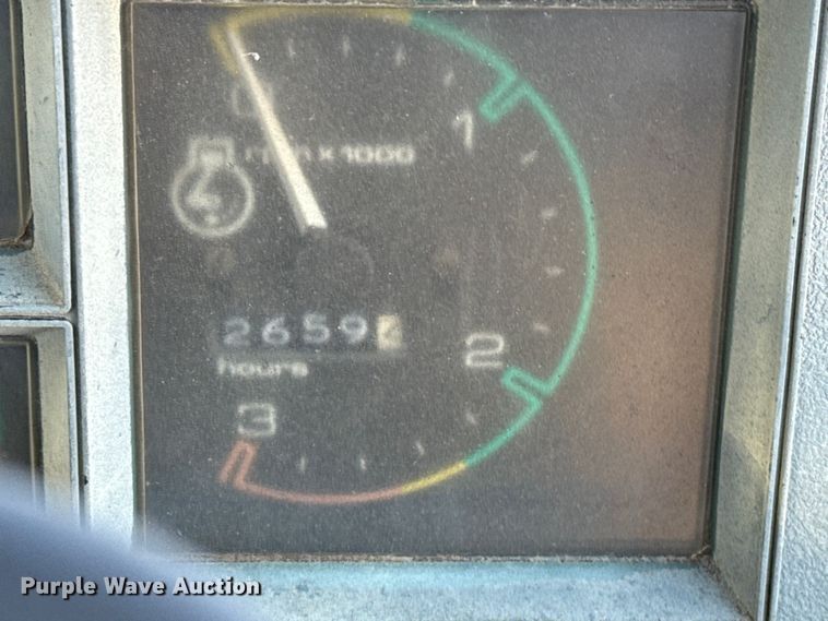 image for item EP0990 1983 Case 480D landscape tractor