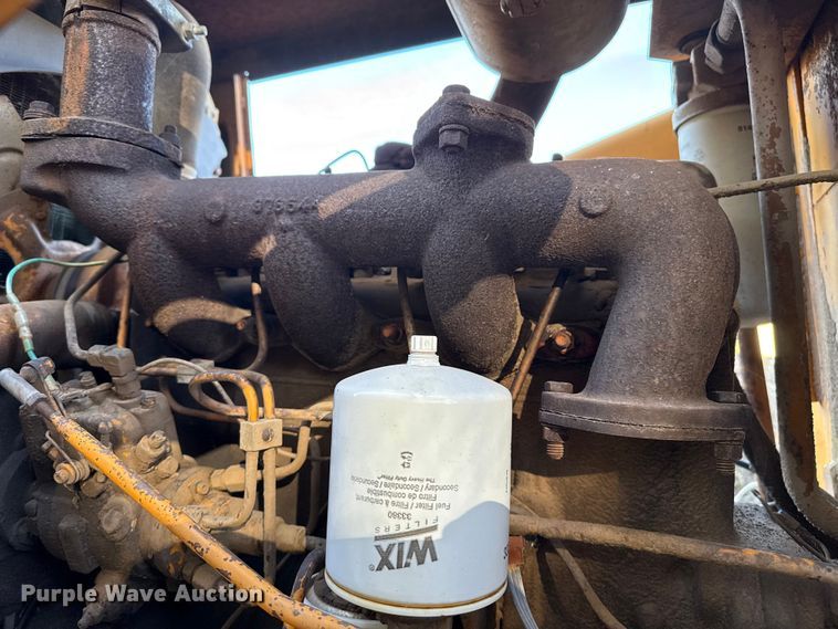 image for item EP0990 1983 Case 480D landscape tractor