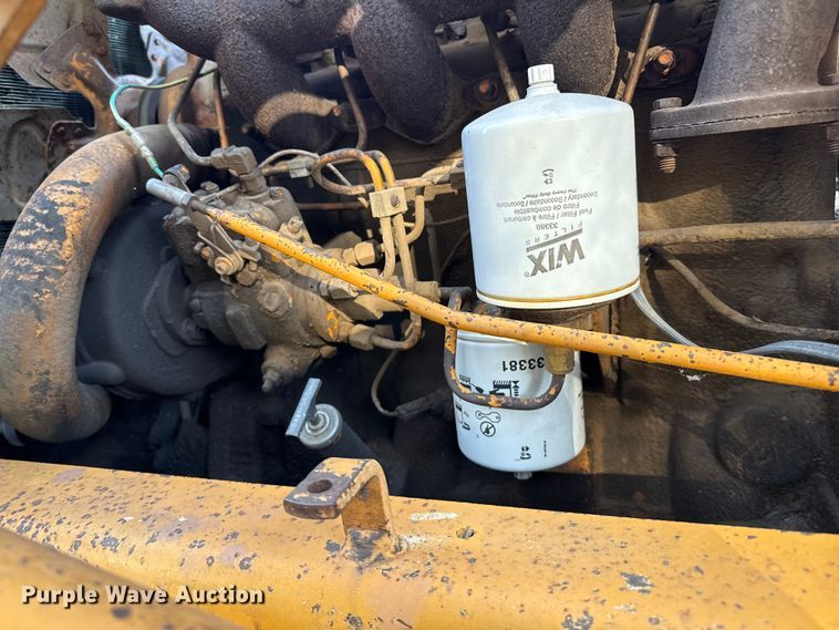 image for item EP0990 1983 Case 480D landscape tractor