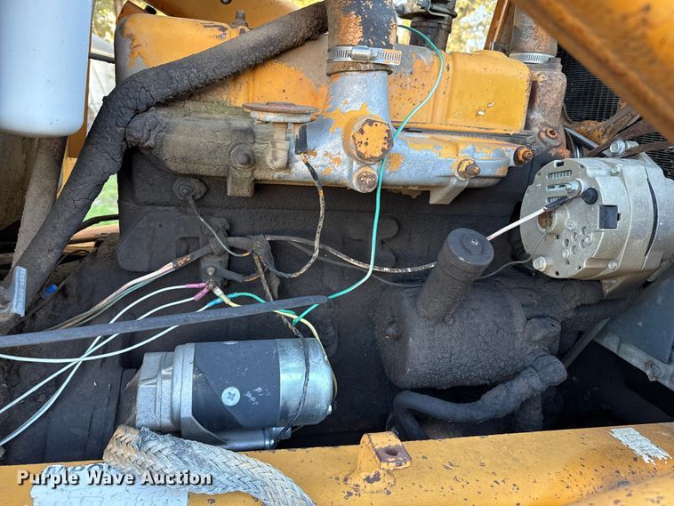 image for item EP0990 1983 Case 480D landscape tractor