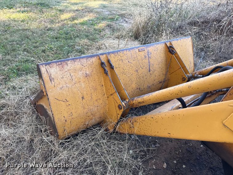 image for item EP0990 1983 Case 480D landscape tractor